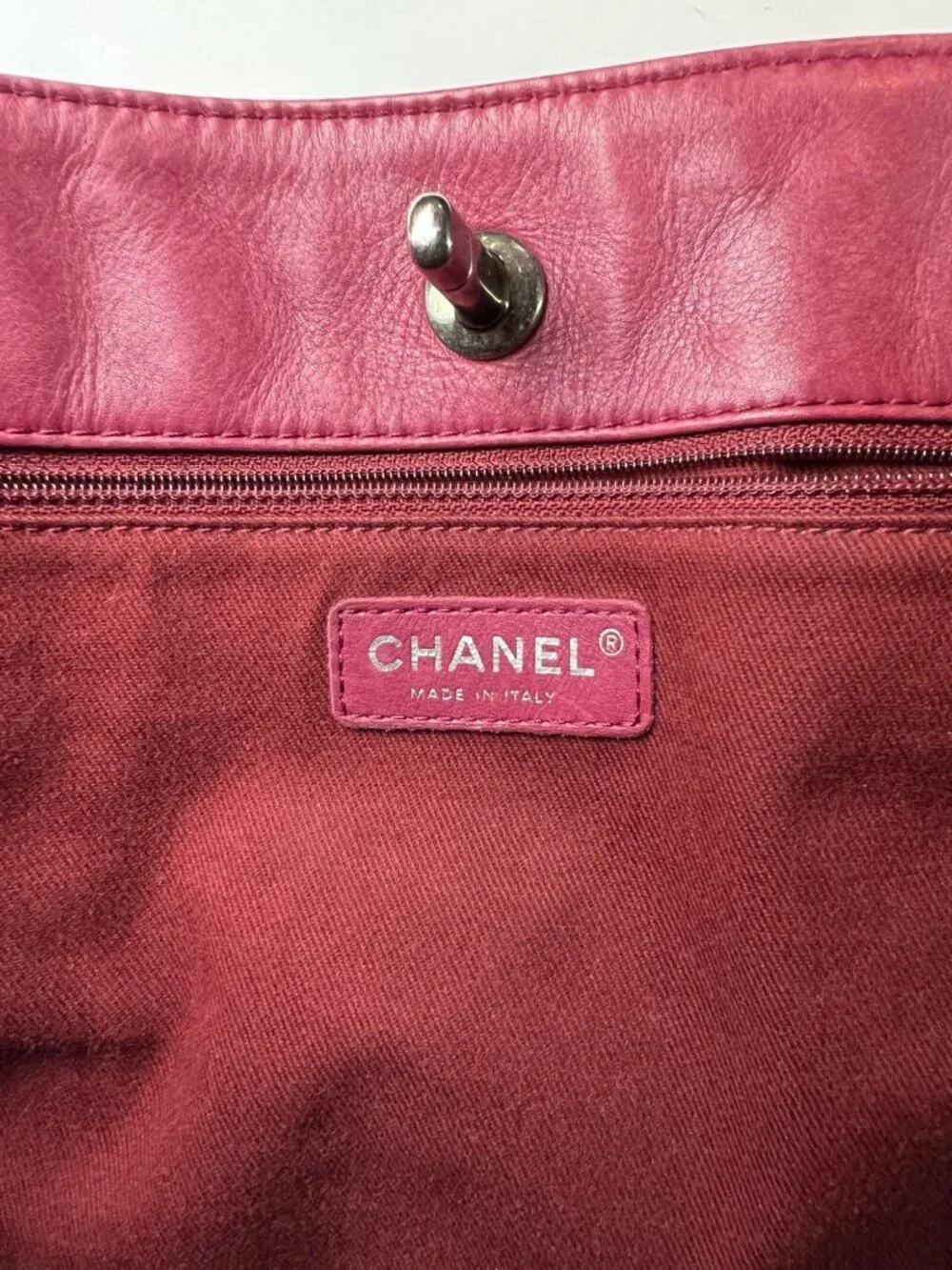 Chanel Shopping in Chains Quilted Leather Burgundy Tote Bag - Picture 9 of 16